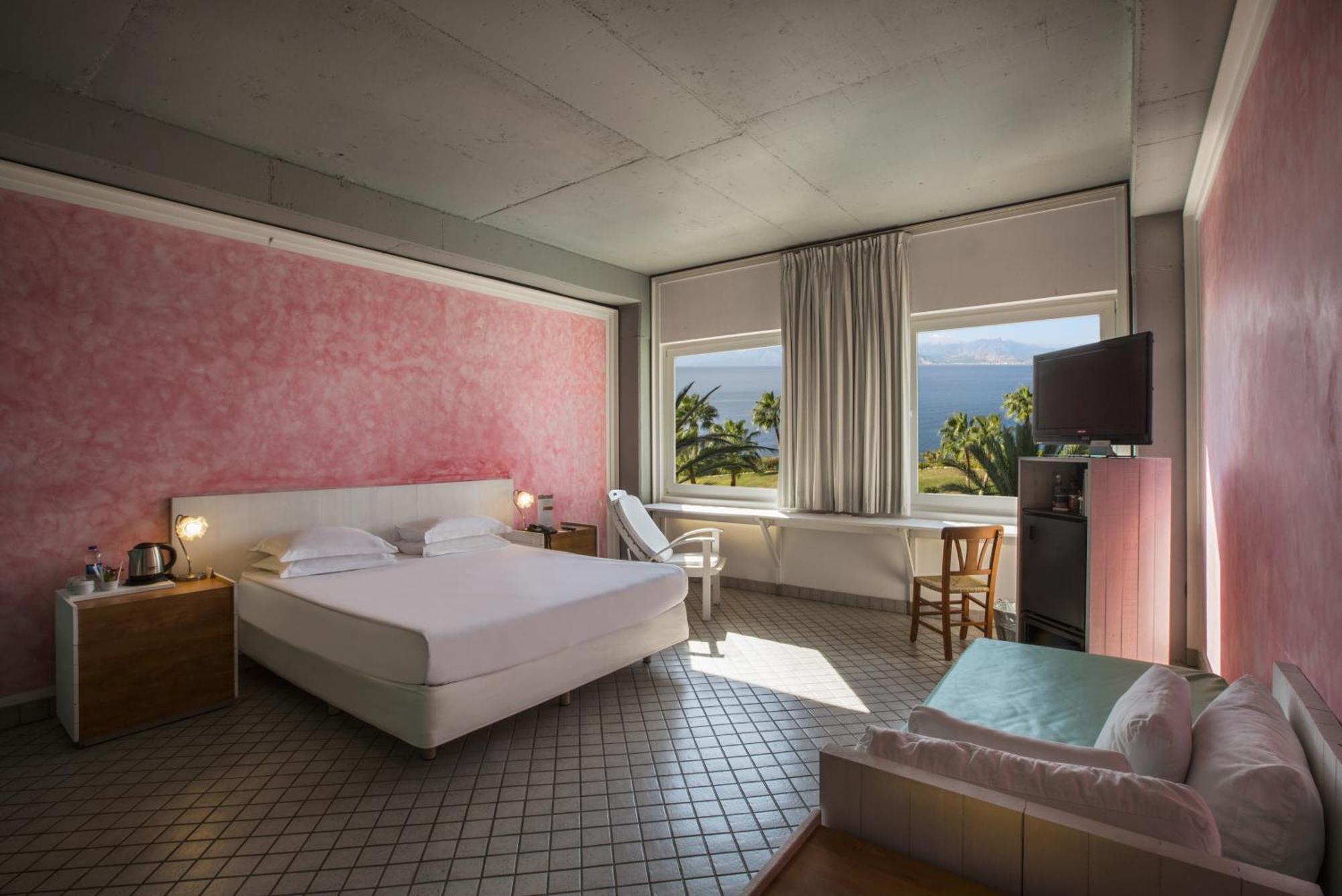 Double or Twin Room Sea View